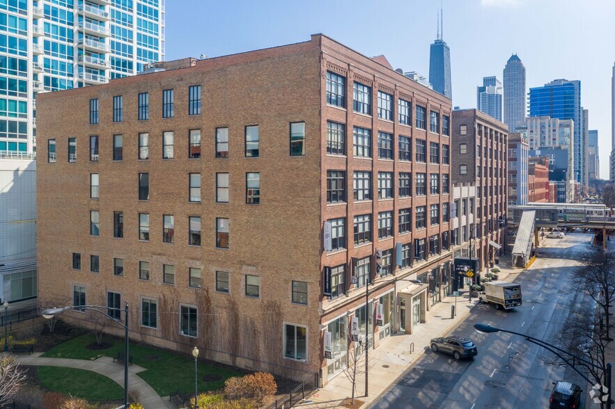 314 W Superior St, Chicago, IL for lease - Building Photo - Image 1 of 12