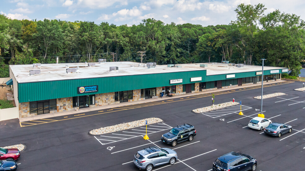 134-138 South Rd, Enfield, CT for lease - Building Photo - Image 1 of 6