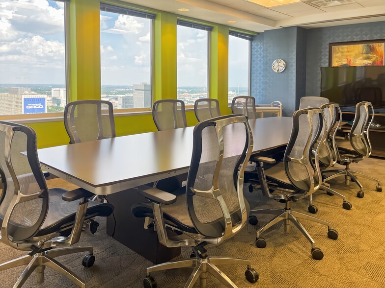 325 N Saint Paul St, Dallas, TX for lease - Interior Photo - Image 3 of 14