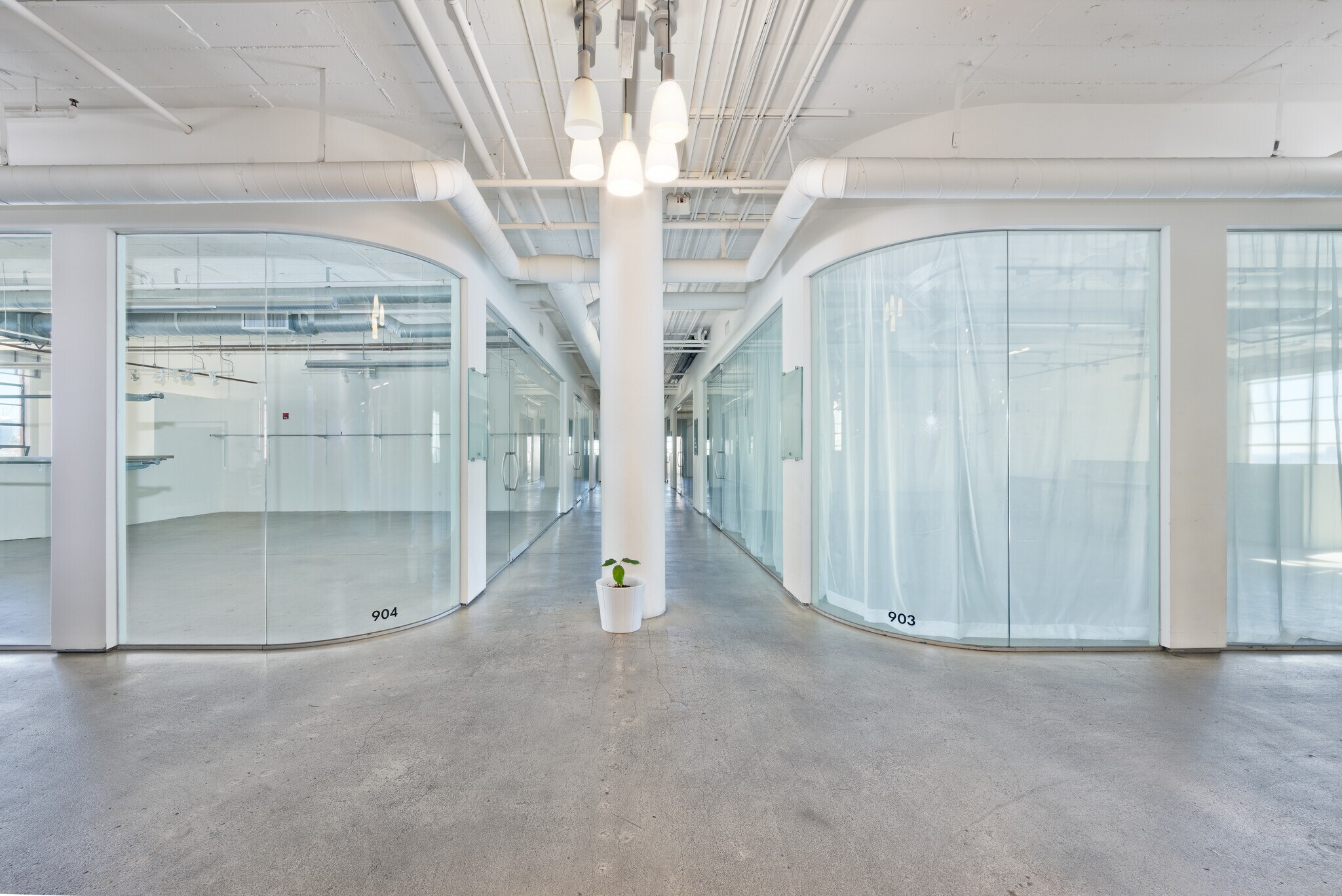 910 S Los Angeles St, Los Angeles, CA for lease Interior Photo- Image 1 of 1