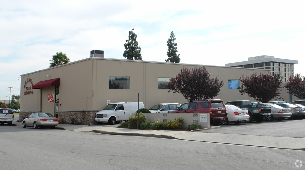 305-307 N Santa Anita Ave, Arcadia, CA for lease - Building Photo - Image 3 of 3