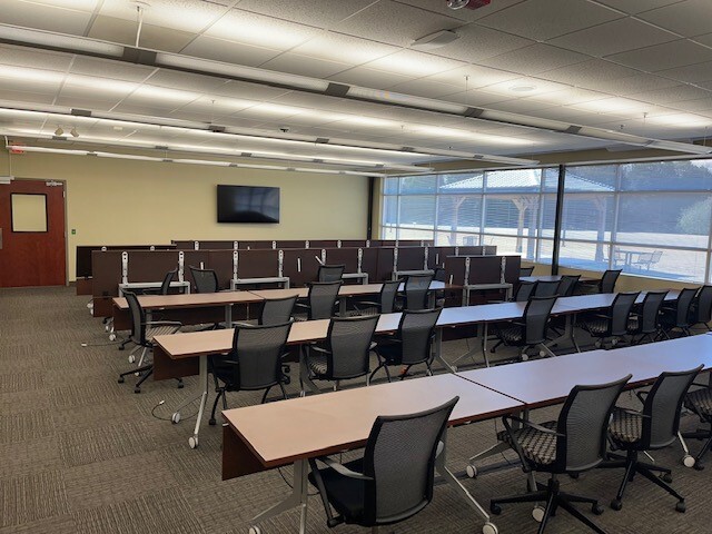 1451 Thomas Langston Rd, Winterville, NC for lease - Interior Photo - Image 3 of 9