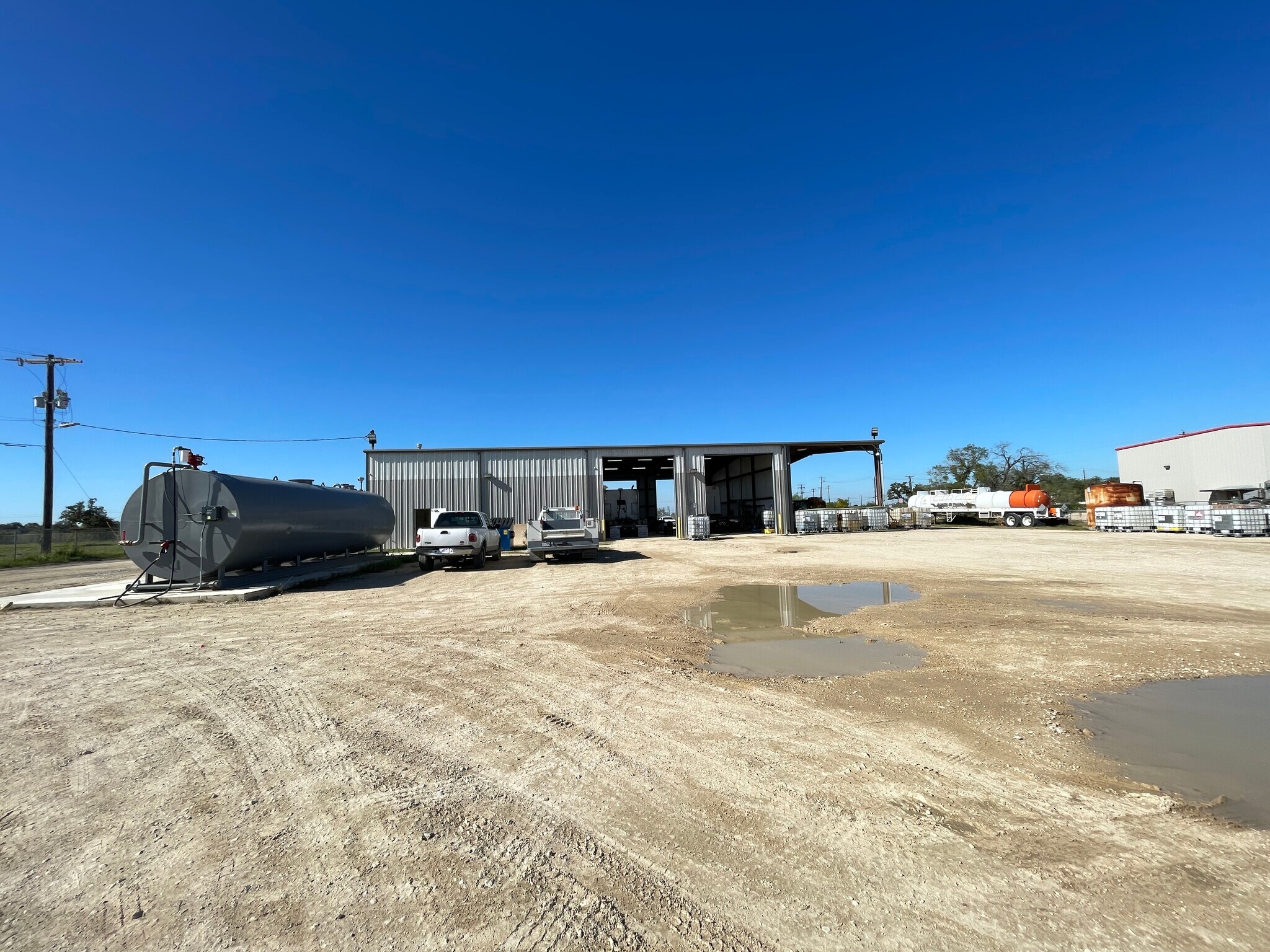 4296 S Flores Rd, Elmendorf, TX 78112 Industrial for Sale