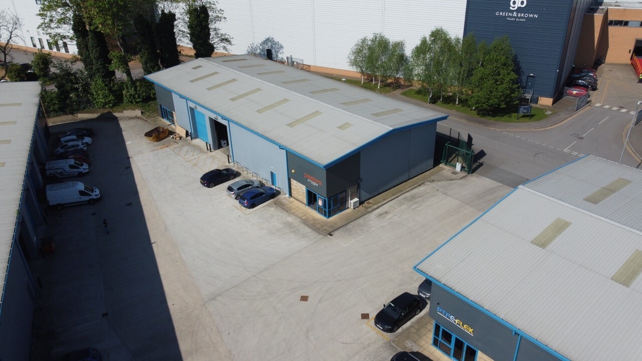 Colne Bridge Rd, Huddersfield for lease Building Photo- Image 1 of 1