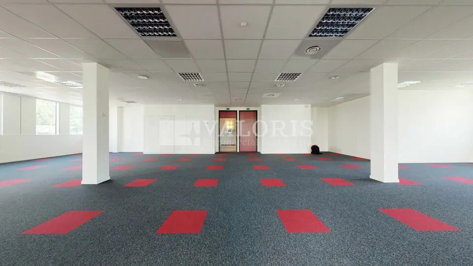 Office in Lyon for sale - Interior Photo - Image 2 of 8