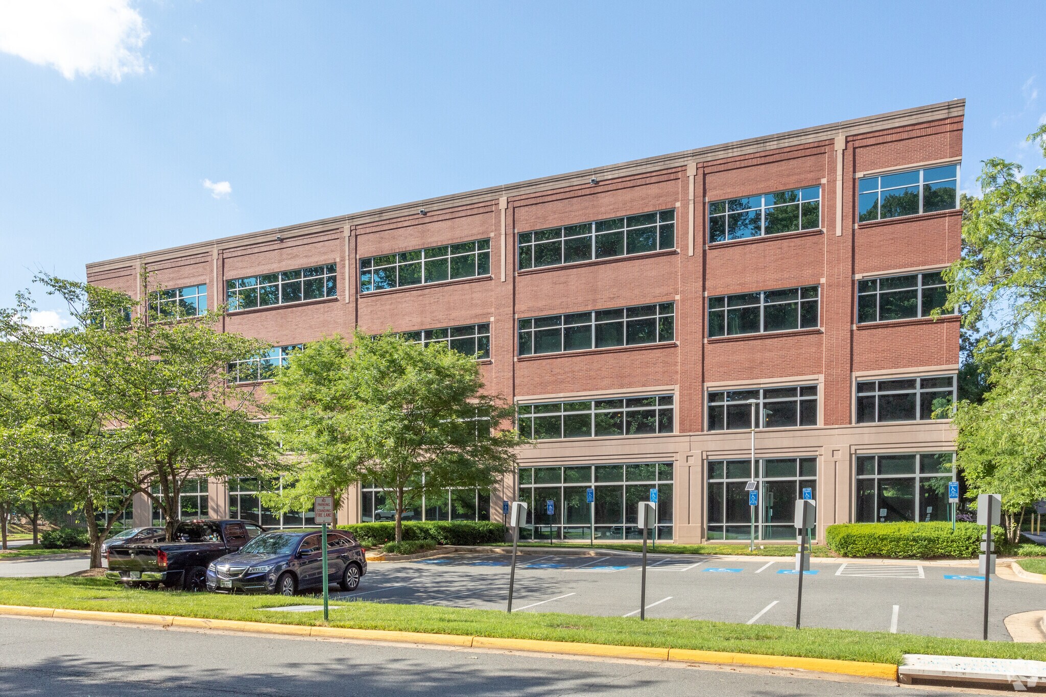 8501 Arlington Blvd, Merrifield, VA 22031 Prosperity Medical Center