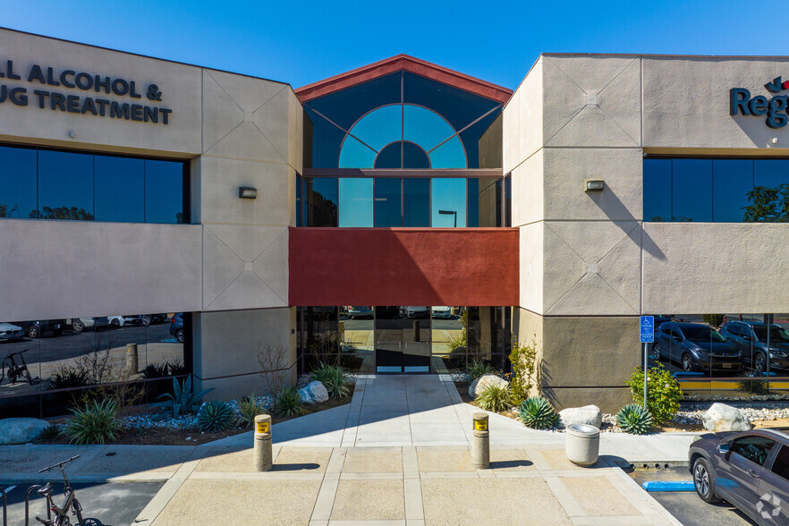 41877 Enterprise Cir N, Temecula, CA for lease - Building Photo - Image 3 of 5