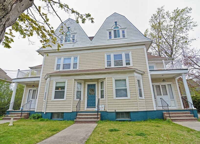 177 Albert Ave, Cranston, RI for sale - Primary Photo - Image 1 of 1