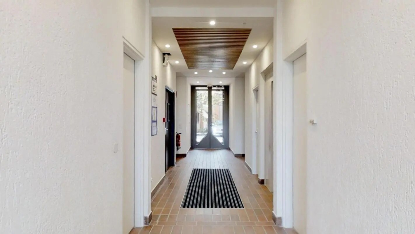 Office in Saint-Germain-en-Laye for lease Interior Photo- Image 1 of 14