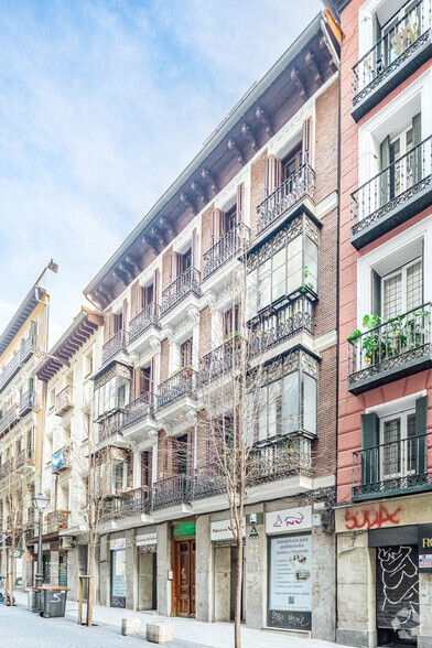 Multifamily in Madrid, Madrid for sale - Primary Photo - Image 1 of 2
