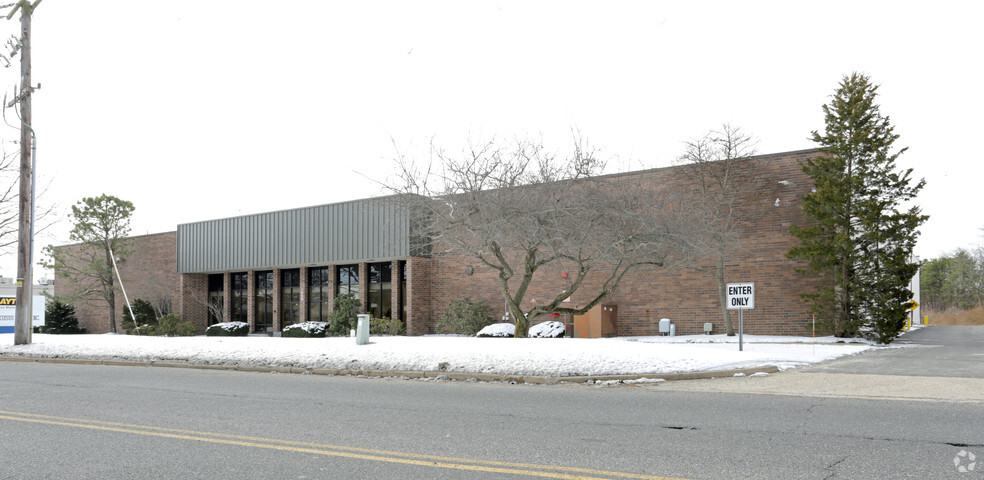 1650 Oak St, Lakewood, NJ for lease - Primary Photo - Image 1 of 19