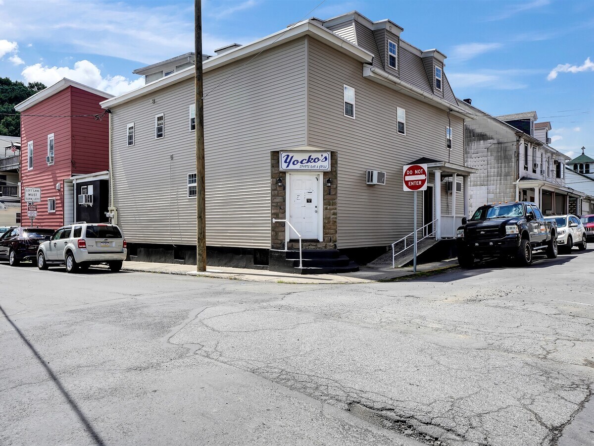 18 N Delaware Ave, Minersville, PA 17954