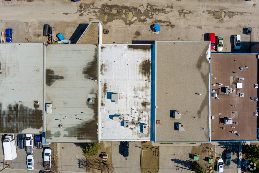 27 Skyline Cres NE, Calgary, AB for sale - Aerial - Image 3 of 4