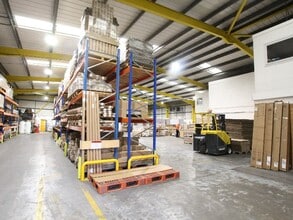 Bergen Way, Hull for lease Interior Photo- Image 1 of 5