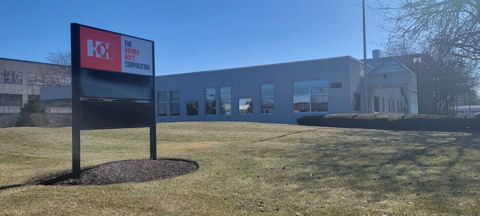 625 Erie Blvd W, Syracuse, NY for sale - Building Photo - Image 1 of 1