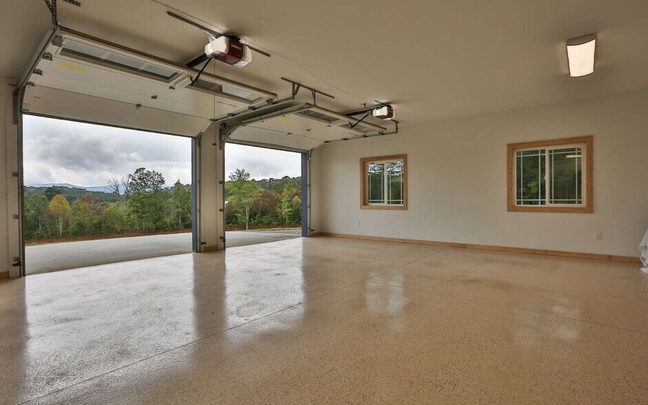 1545 Damascus Rd, Blue Ridge, GA 30513