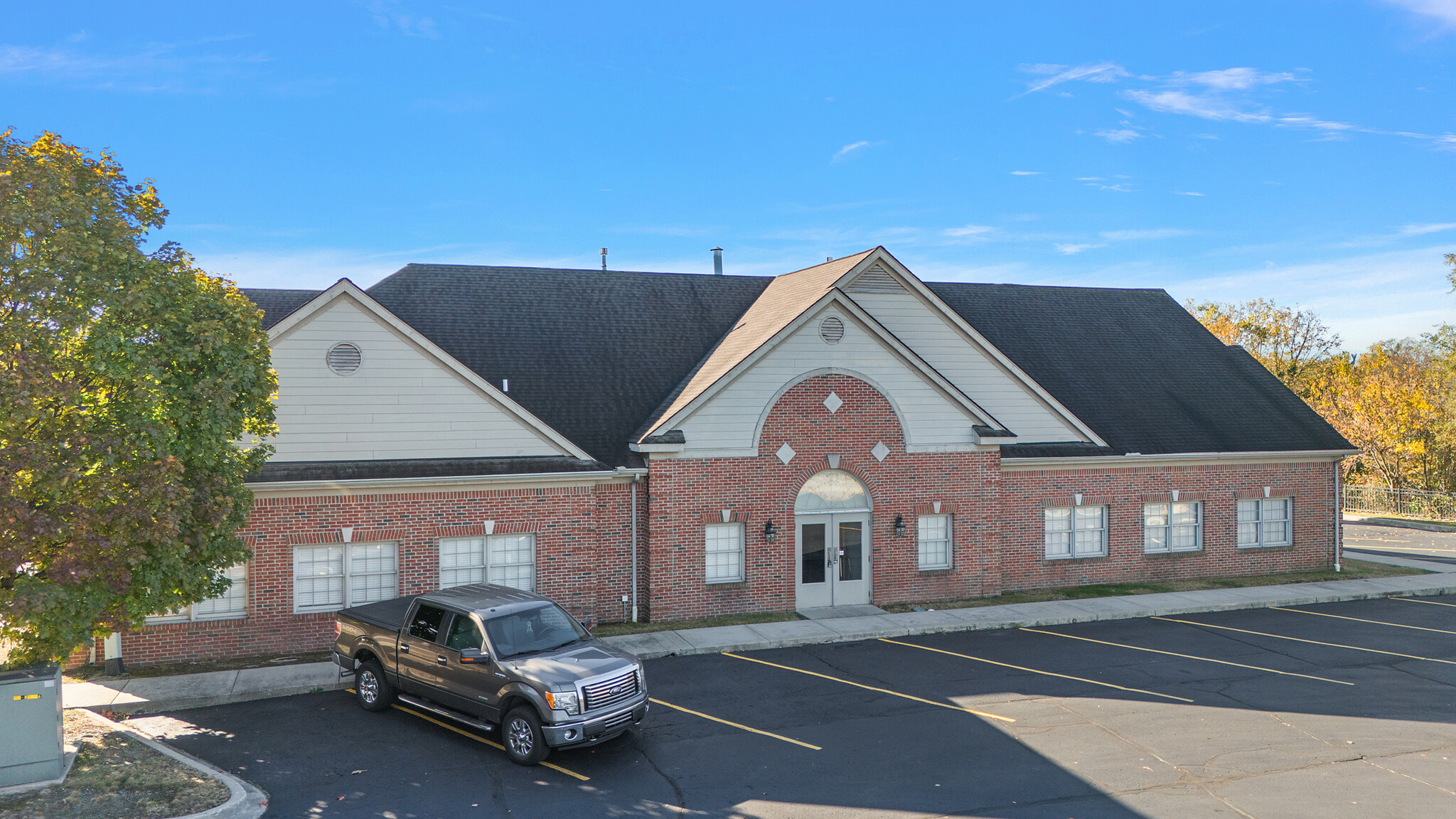 36015 Utica Rd, Clinton Township, MI for lease Building Photo- Image 1 of 1