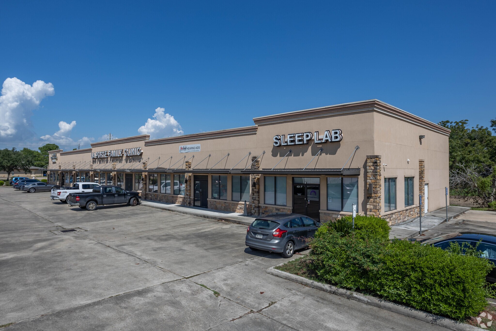 401 W Fairmont Pky, La Porte, TX for sale Building Photo- Image 1 of 1