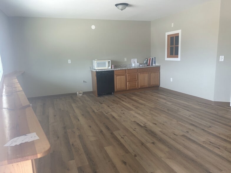 705 Main St, Ridgeway, WI for lease - Building Photo - Image 2 of 14