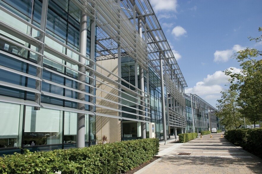 Sanderson Rd, Uxbridge for lease - Building Photo - Image 2 of 3