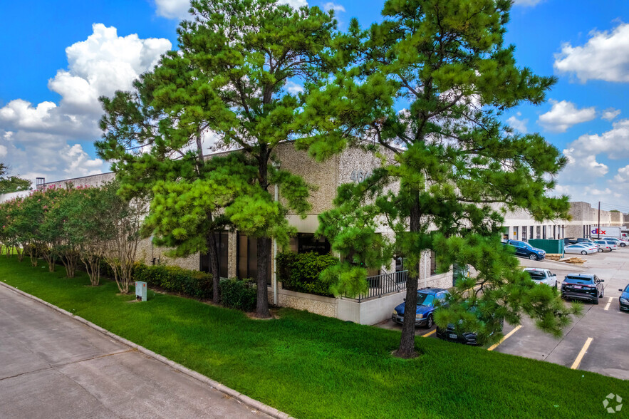 4647 Pine Timbers St, Houston, TX for lease - Primary Photo - Image 1 of 3