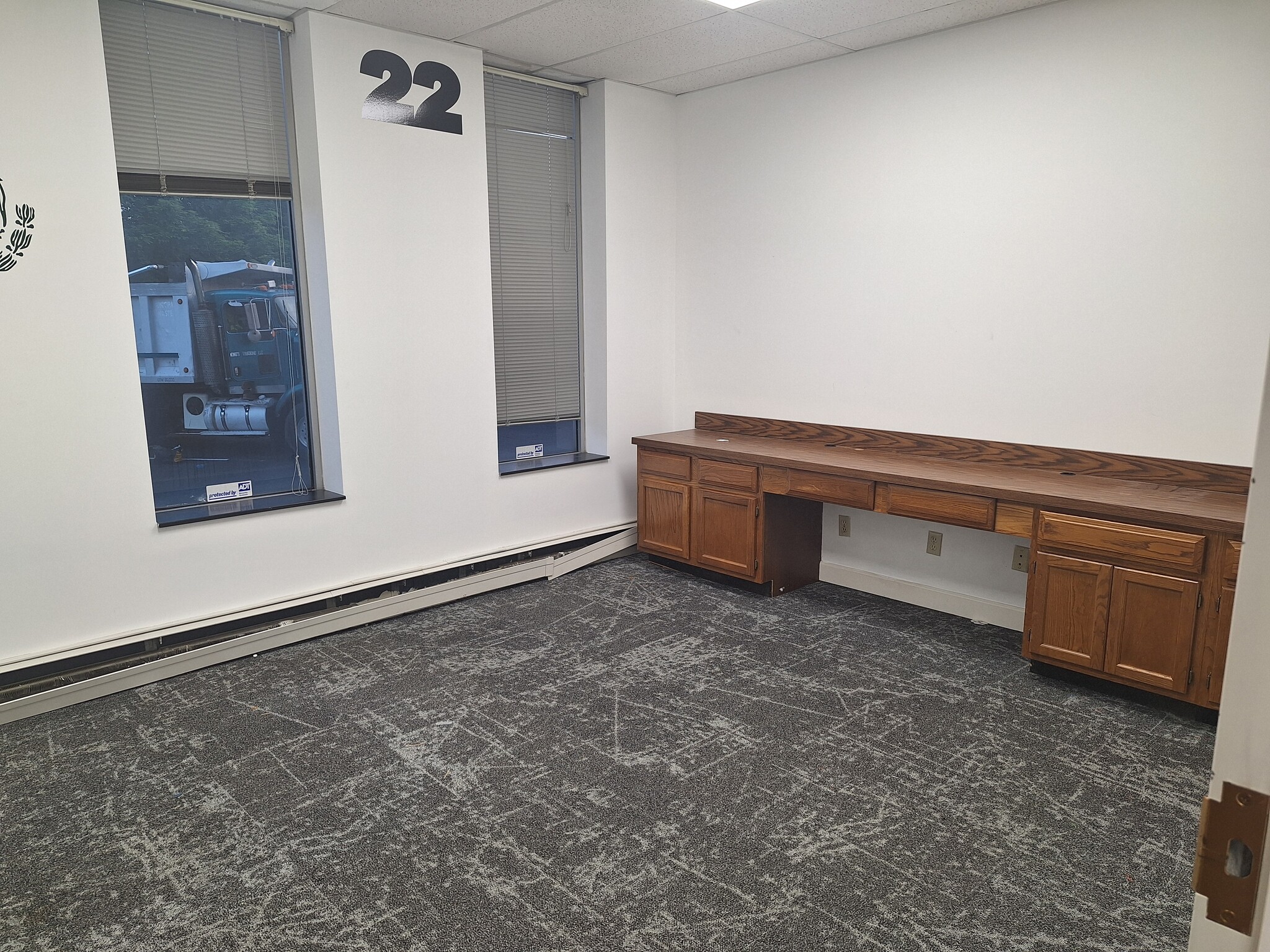 305 Plus Park Blvd, Nashville, TN for lease Interior Photo- Image 1 of 3