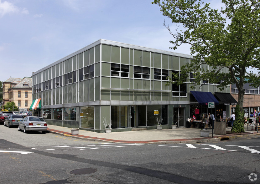 201 E Ridgewood Ave, Ridgewood, NJ for lease - Building Photo - Image 1 of 13