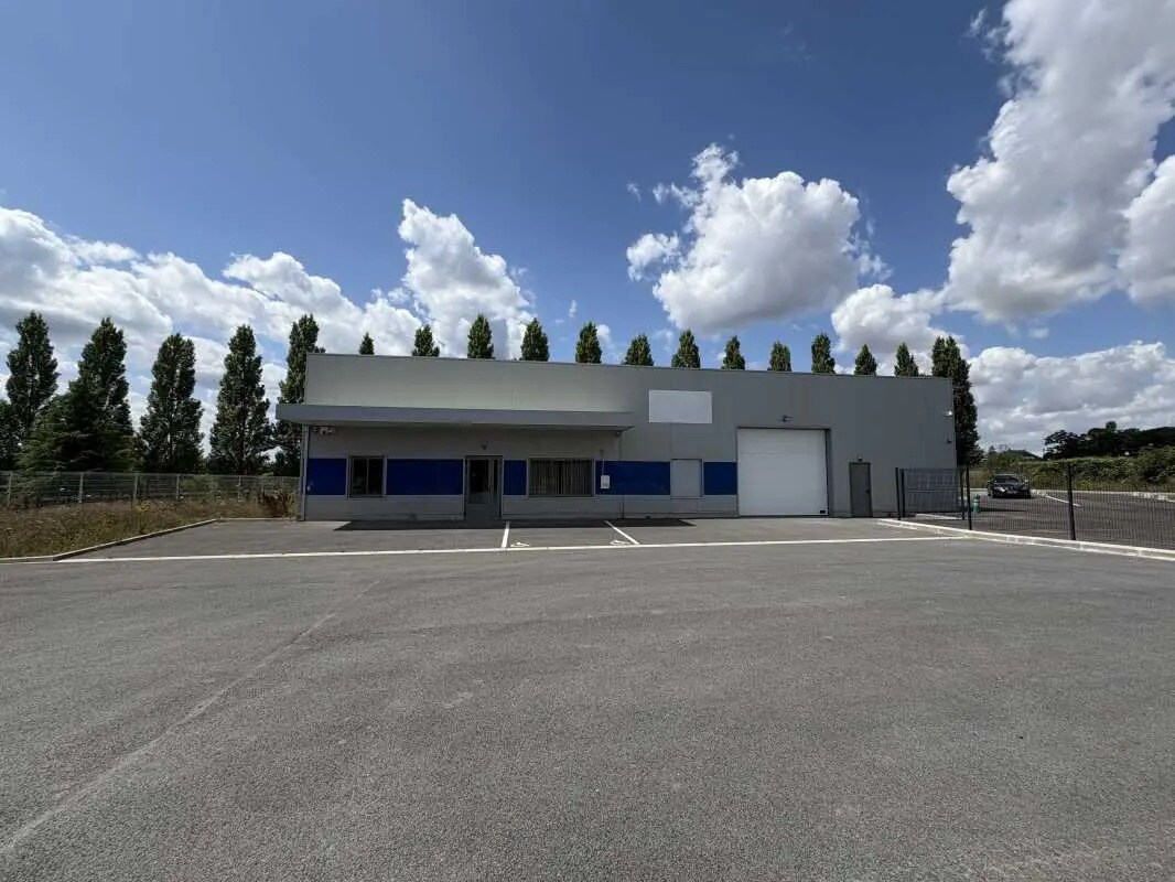 Office in Breuil-le-Sec for lease Building Photo- Image 1 of 9