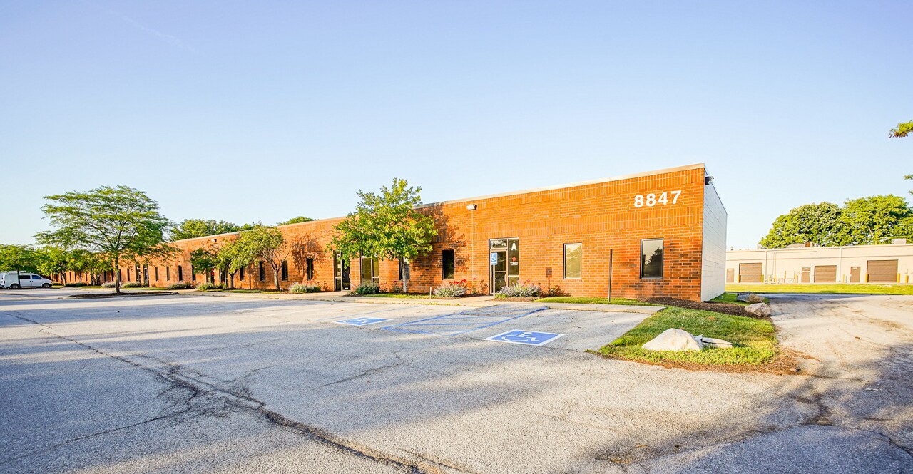 8847 Commerce Park Pl, Indianapolis, IN for lease Building Photo- Image 1 of 2