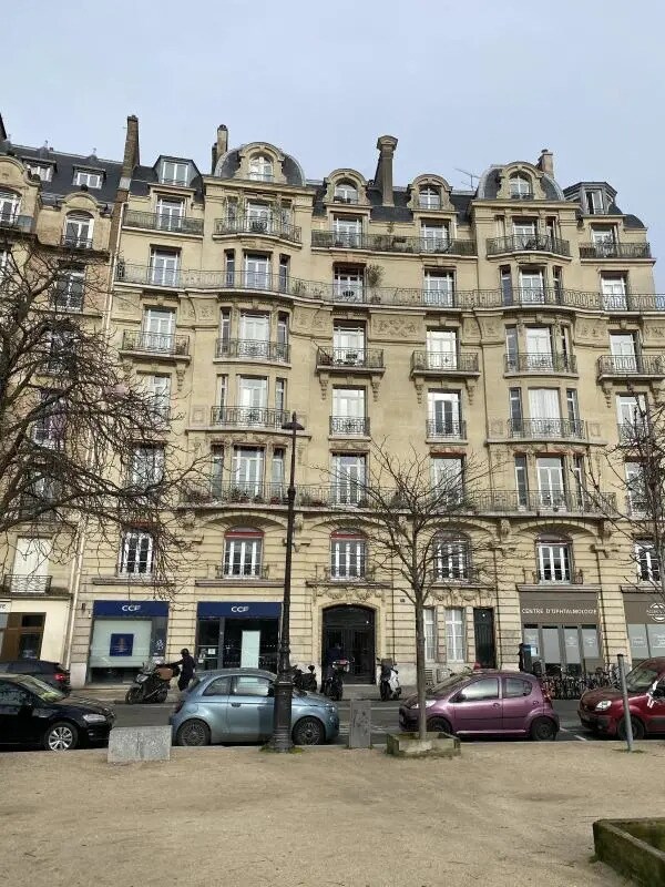 Retail in Paris for lease Building Photo- Image 1 of 10