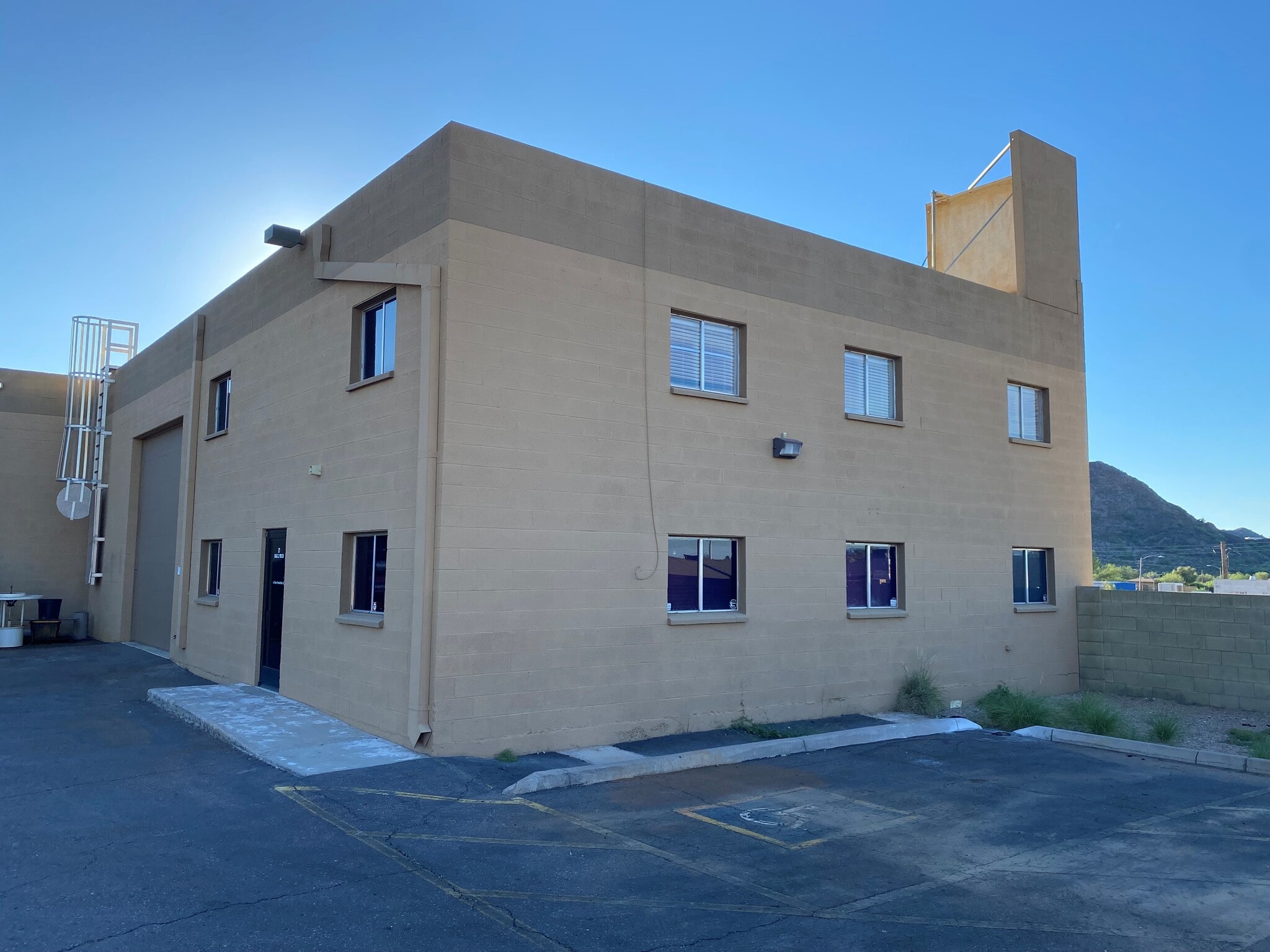 1545 E Yucca St, Phoenix, AZ for lease Building Photo- Image 1 of 6