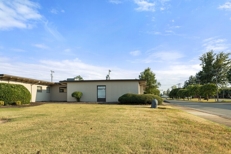 308 S Rhodes St, West Memphis, AR for sale - Primary Photo - Image 1 of 4