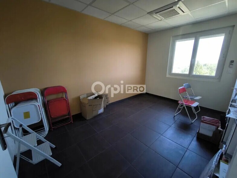 Office in Brive-la-Gaillarde for sale - Building Photo - Image 3 of 8