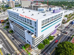 1990 Main St, Sarasota, FL for lease Interior Photo- Image 1 of 13