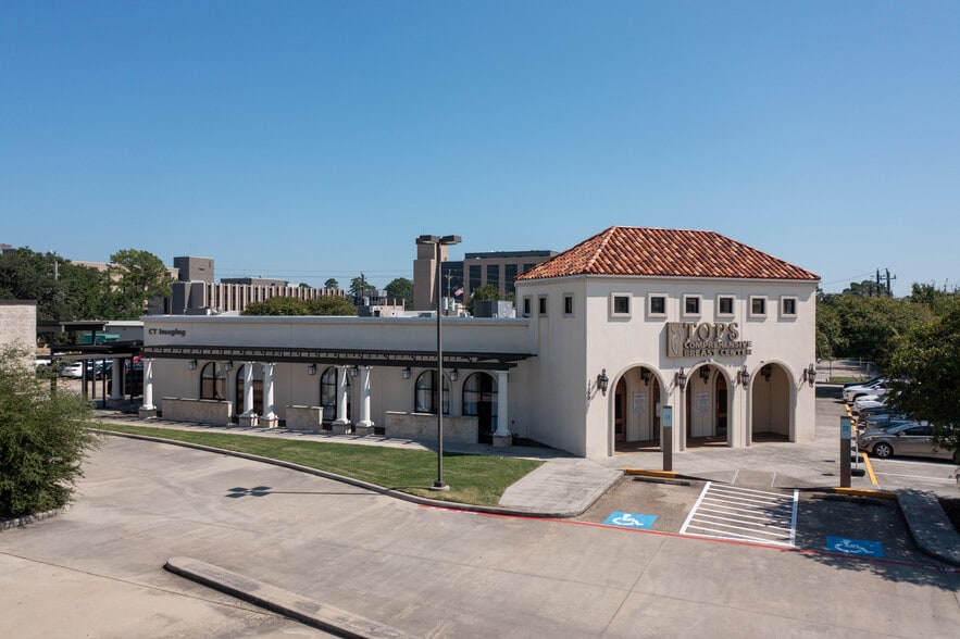 17030 Red Oak Dr, Houston, TX for sale - Building Photo - Image 3 of 6