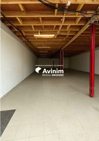 Office in Persan for lease Interior Photo- Image 1 of 11