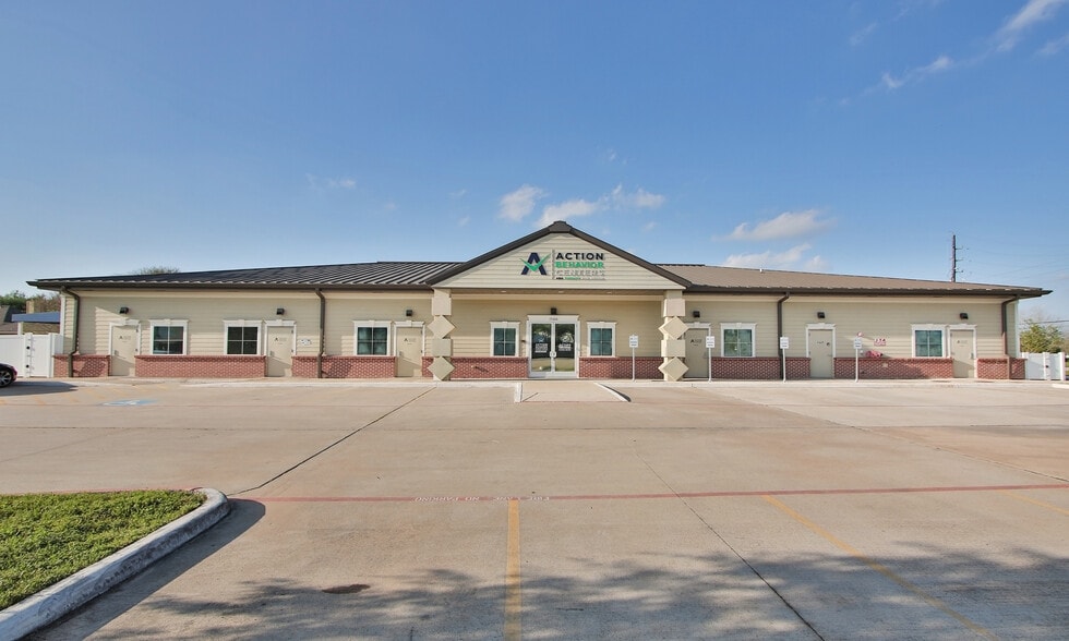 15606 W Airport Blvd, Sugar Land, TX for sale - Building Photo - Image 1 of 8