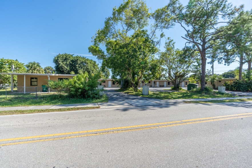 11103 Tamiami Trl E, Naples, FL for sale - Building Photo - Image 2 of 16