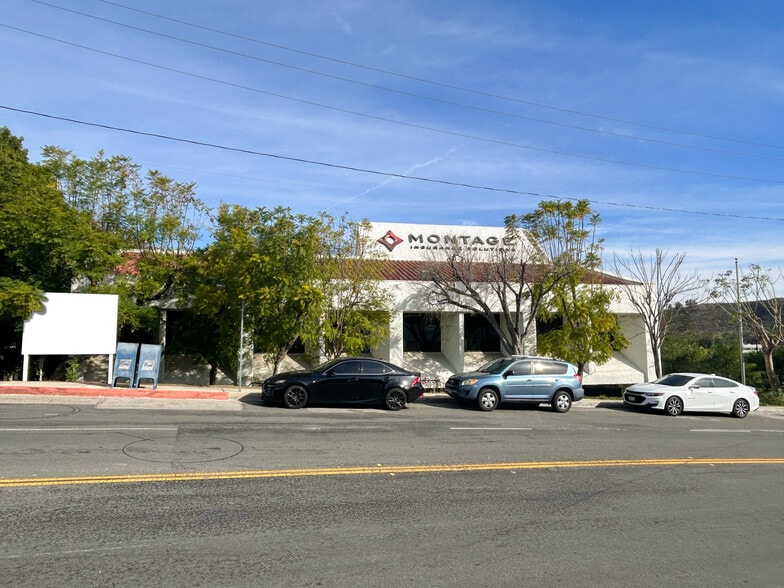 24005 Ventura Blvd, Calabasas, CA for lease - Building Photo - Image 2 of 3