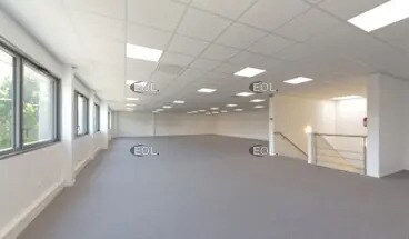 Flex in Le Blanc-Mesnil for lease - Interior Photo - Image 3 of 5