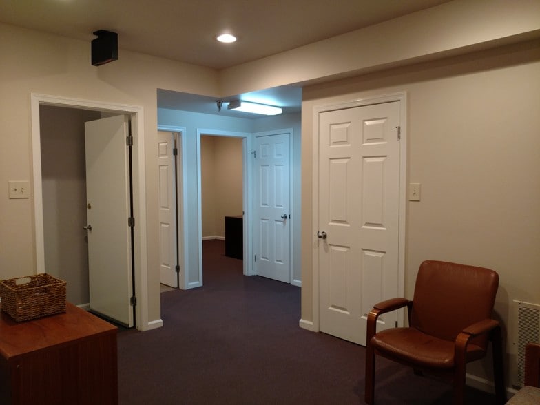 525 S State Route 73, Marlton, NJ for lease - Interior Photo - Image 3 of 30