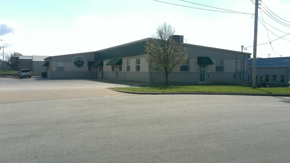 560 N Stewart Ave, Springfield, MO for lease - Building Photo - Image 1 of 4