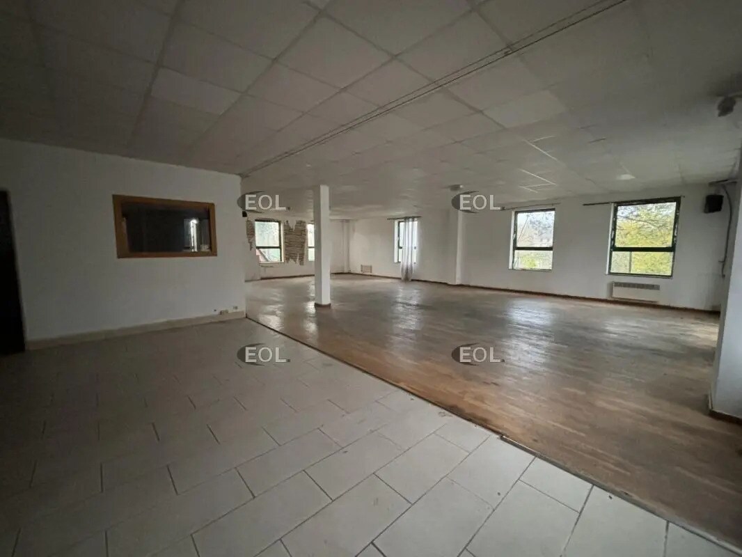 Flex in Viry-Châtillon for lease Interior Photo- Image 1 of 7