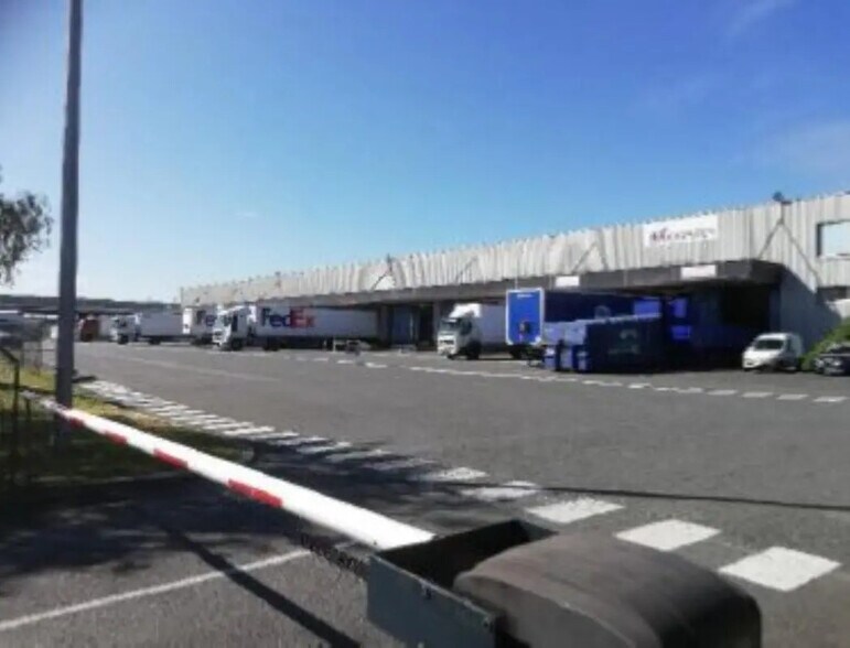 Industrial in Châteauroux for sale - Building Photo - Image 3 of 17