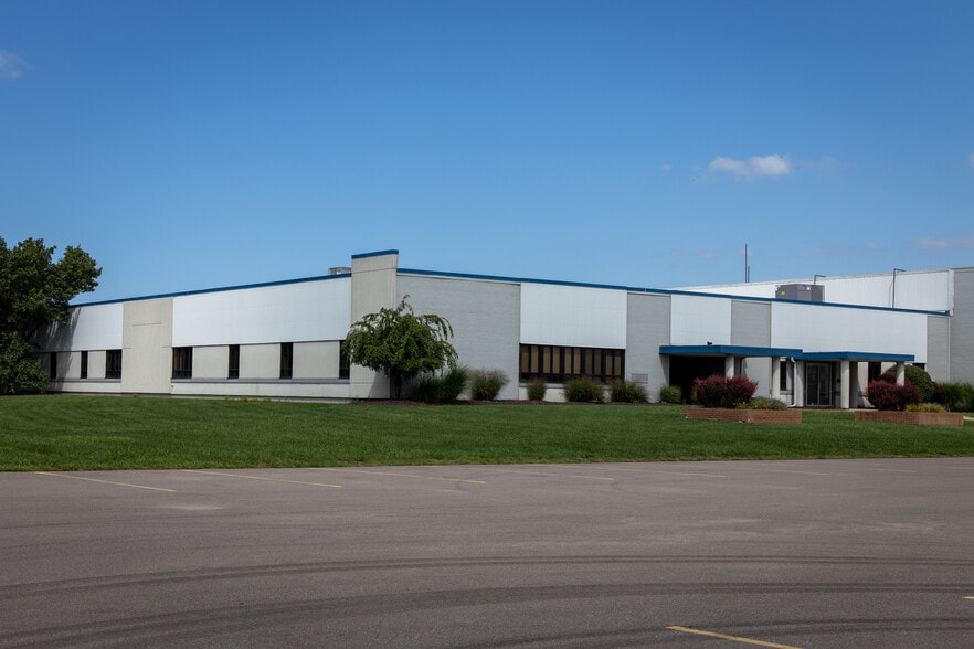 20600 Sheldon Rd, Brook Park, OH for lease - Building Photo - Image 2 of 4