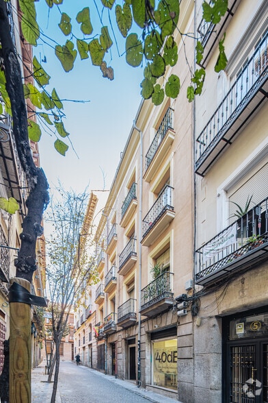 Retail in Madrid, Madrid for lease - Primary Photo - Image 1 of 3