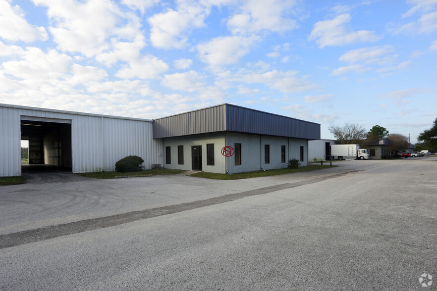 5200-5220 126th Ave N, Clearwater, FL for lease - Primary Photo - Image 1 of 7