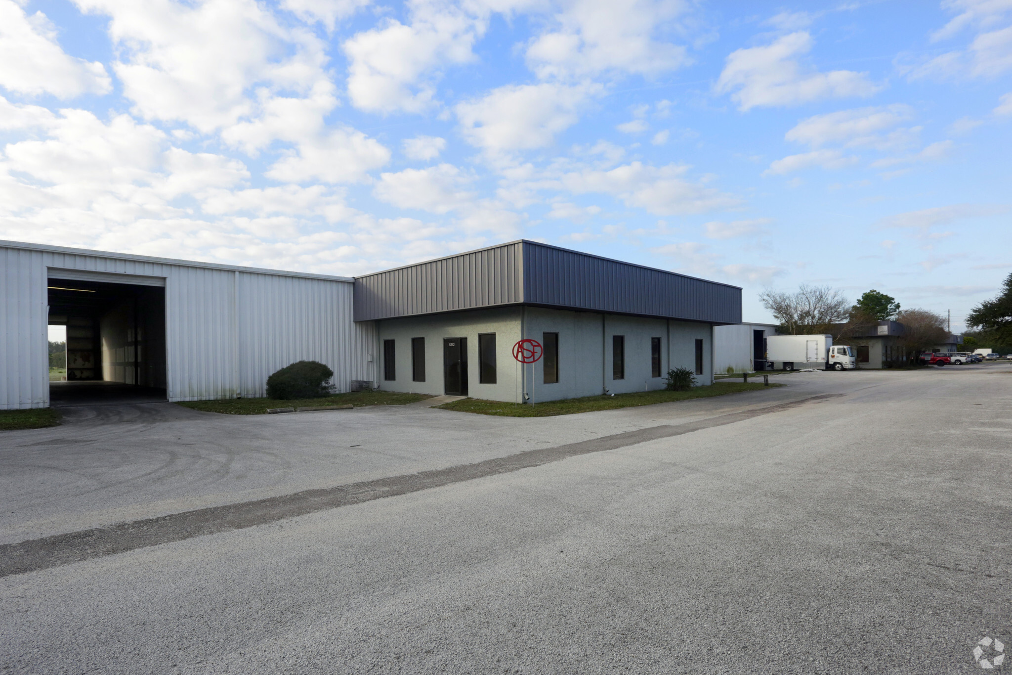 5200-5220 126th Ave N, Clearwater, FL for lease Primary Photo- Image 1 of 8