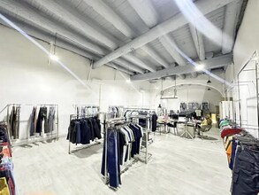 98 Rue De L'Eveche, Marseille for sale Interior Photo- Image 2 of 3