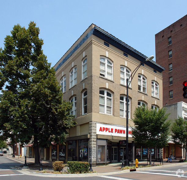 131 W Fourth St, Winston-Salem, NC for sale - Building Photo - Image 2 of 21